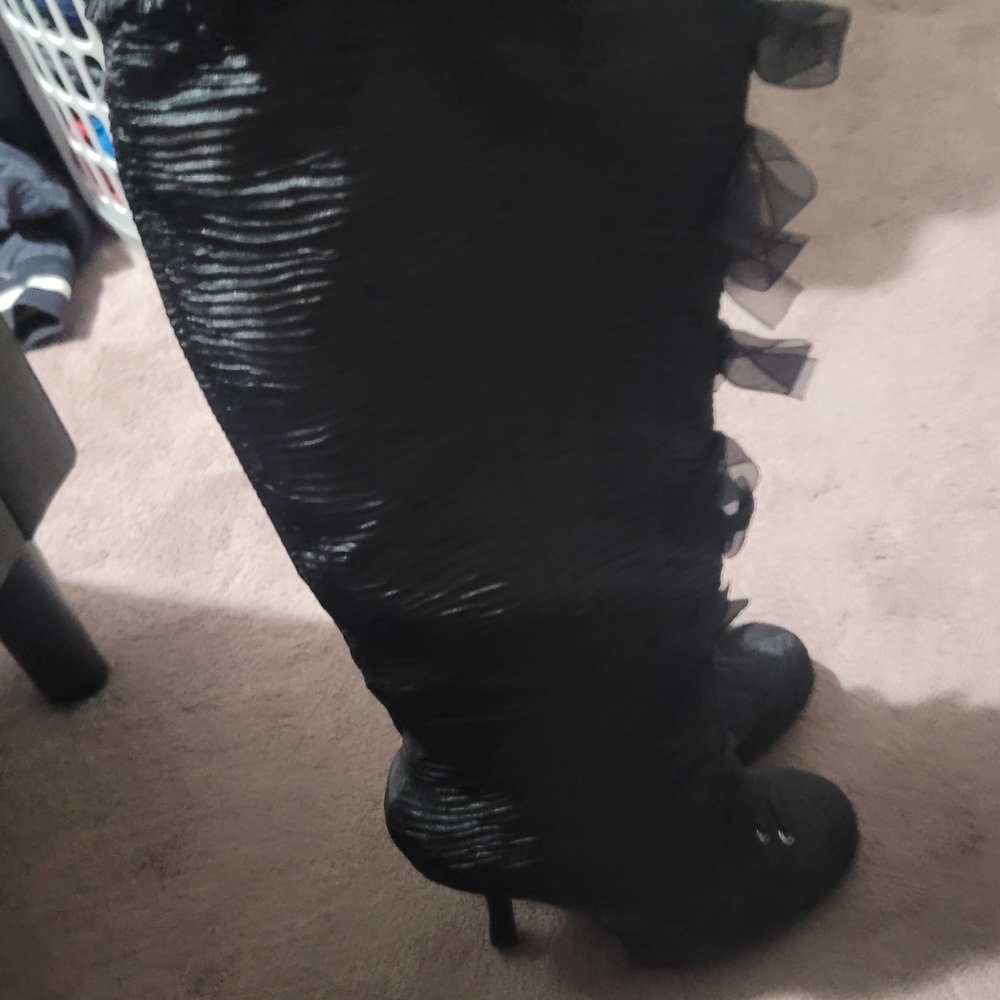 Ellie Black Textured Heeled Boots - Picture 4 of 7